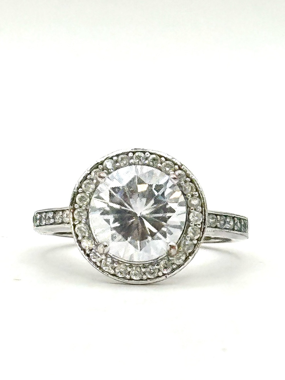 Engagement Ring Round Halo CZ Silver-tone size 7